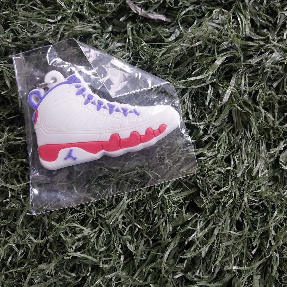 Retro 9 keychain